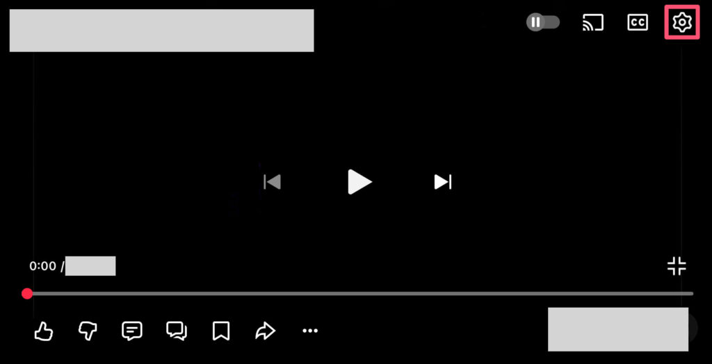 YouTubeの動画を開き、右上にある歯車のマークをタップします。